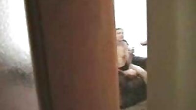 Csoport ember meztelenül a kamera egy házi szexvideók Orgia