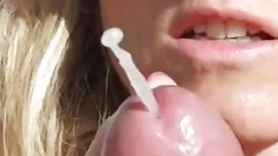 Szőke, aki élvezi ízű sperma a szájába kap amator porno videok egy kis