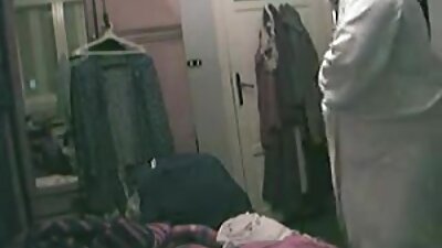 Rossz sex közelről kislány felkéri meleg srác, hogy fasz a torkát olyan mély, mint ő
